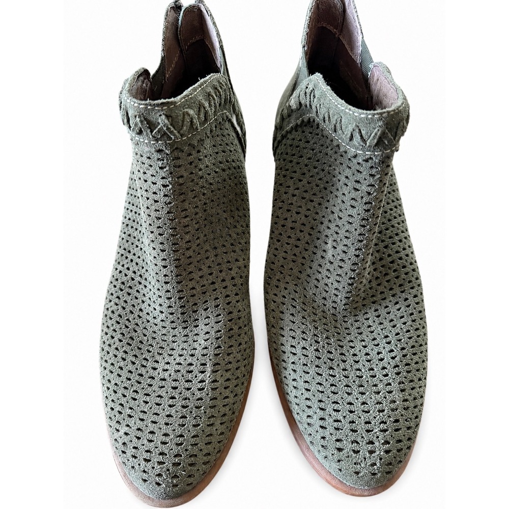 Earth Origins Olive Green Suede Perforated Ankle Boots 3318 Size 9 Womens